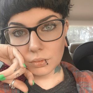 Meet your Posher, Whitney